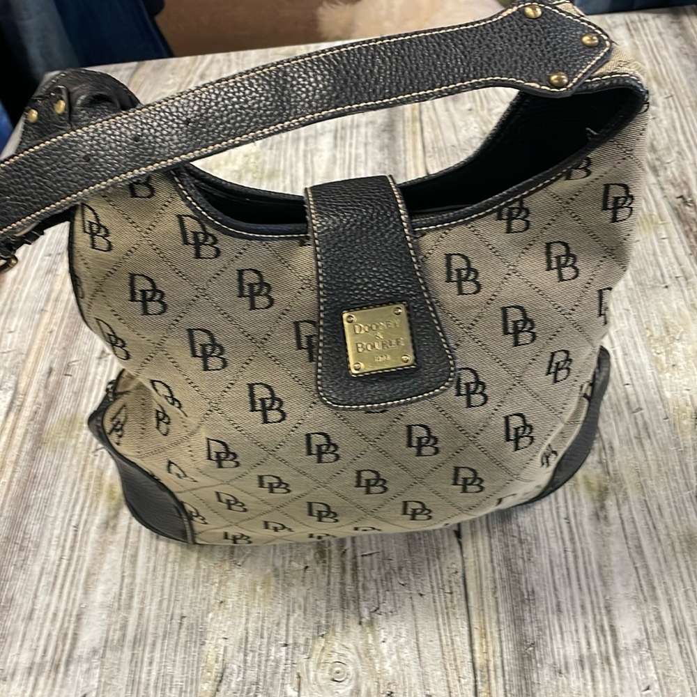 Vintage Dooney & Bourke signature logo purse